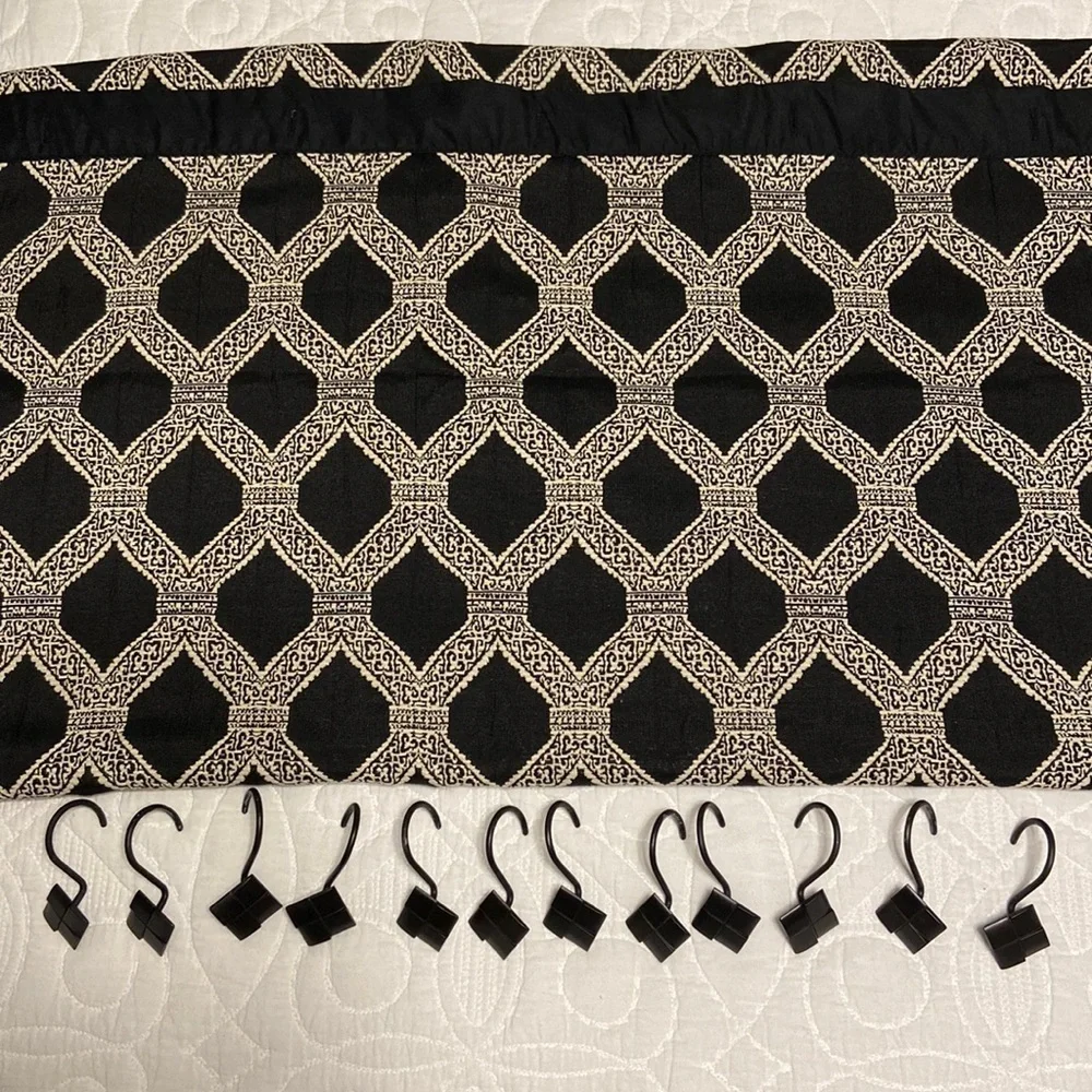 Shower Curtain & 12 black rings
